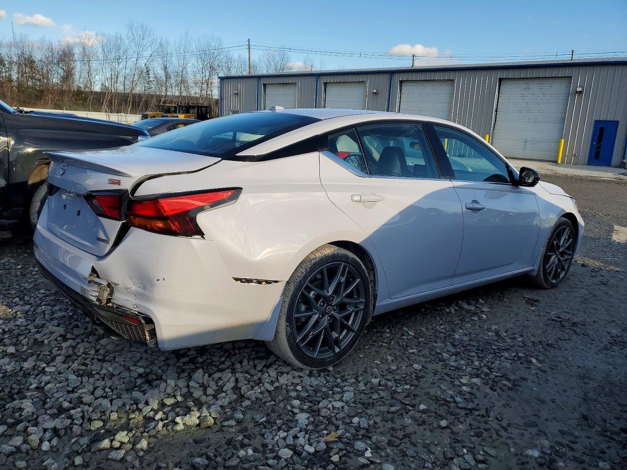 2024 NISSAN ALTIMA 2.0 SR photo 3