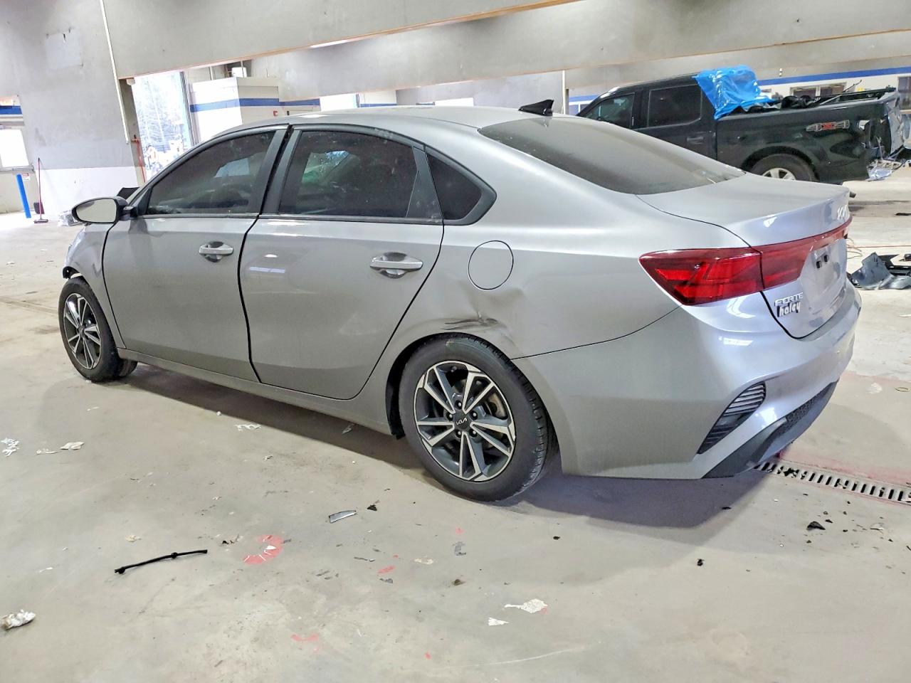 2023 KIA FORTE LX photo 3