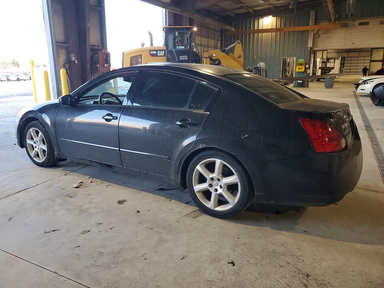 2004 NISSAN MAXIMA SE photo 2