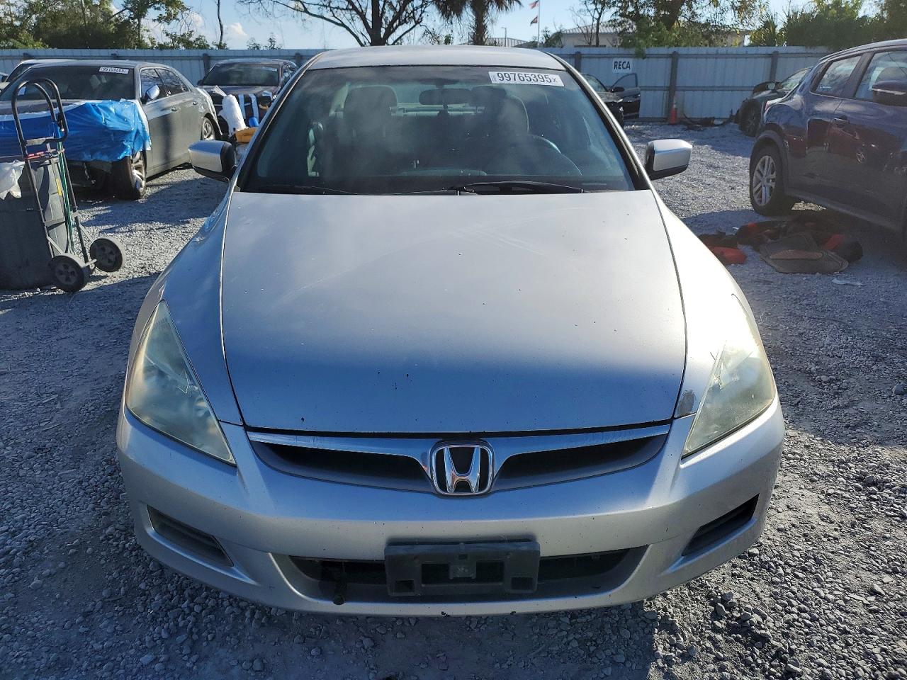2006 HONDA ACCORD LX photo 5