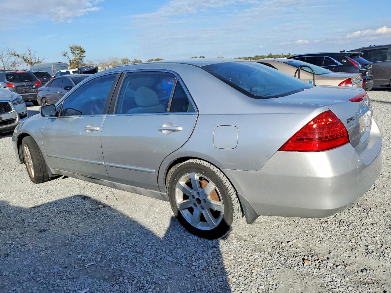 2006 HONDA ACCORD LX photo 2