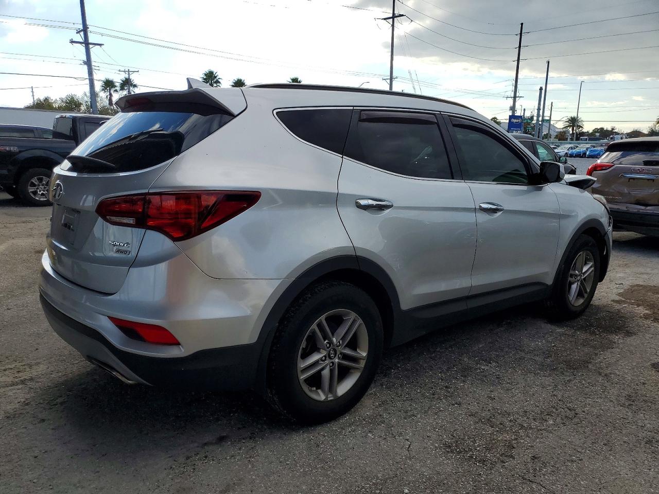2017 HYUNDAI SANTA FE SPORT photo 3