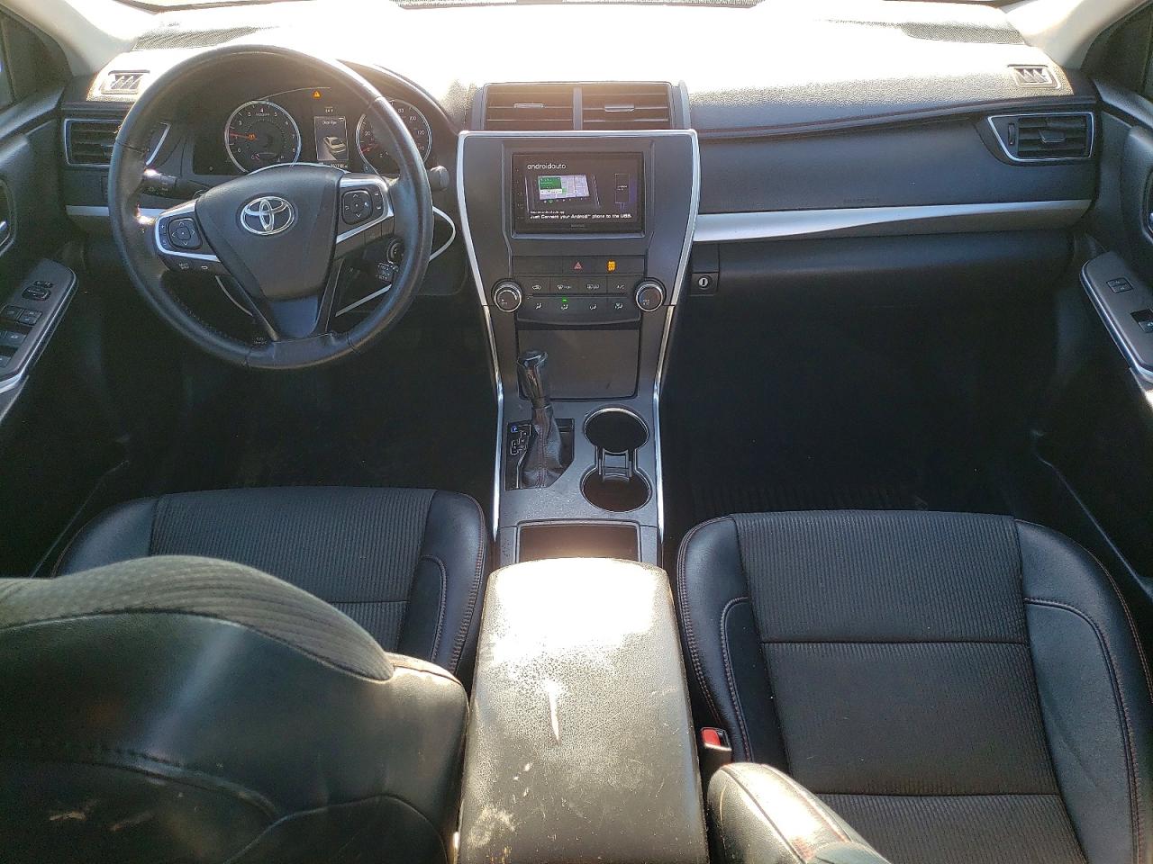 2016 TOYOTA CAMRY LE photo 8