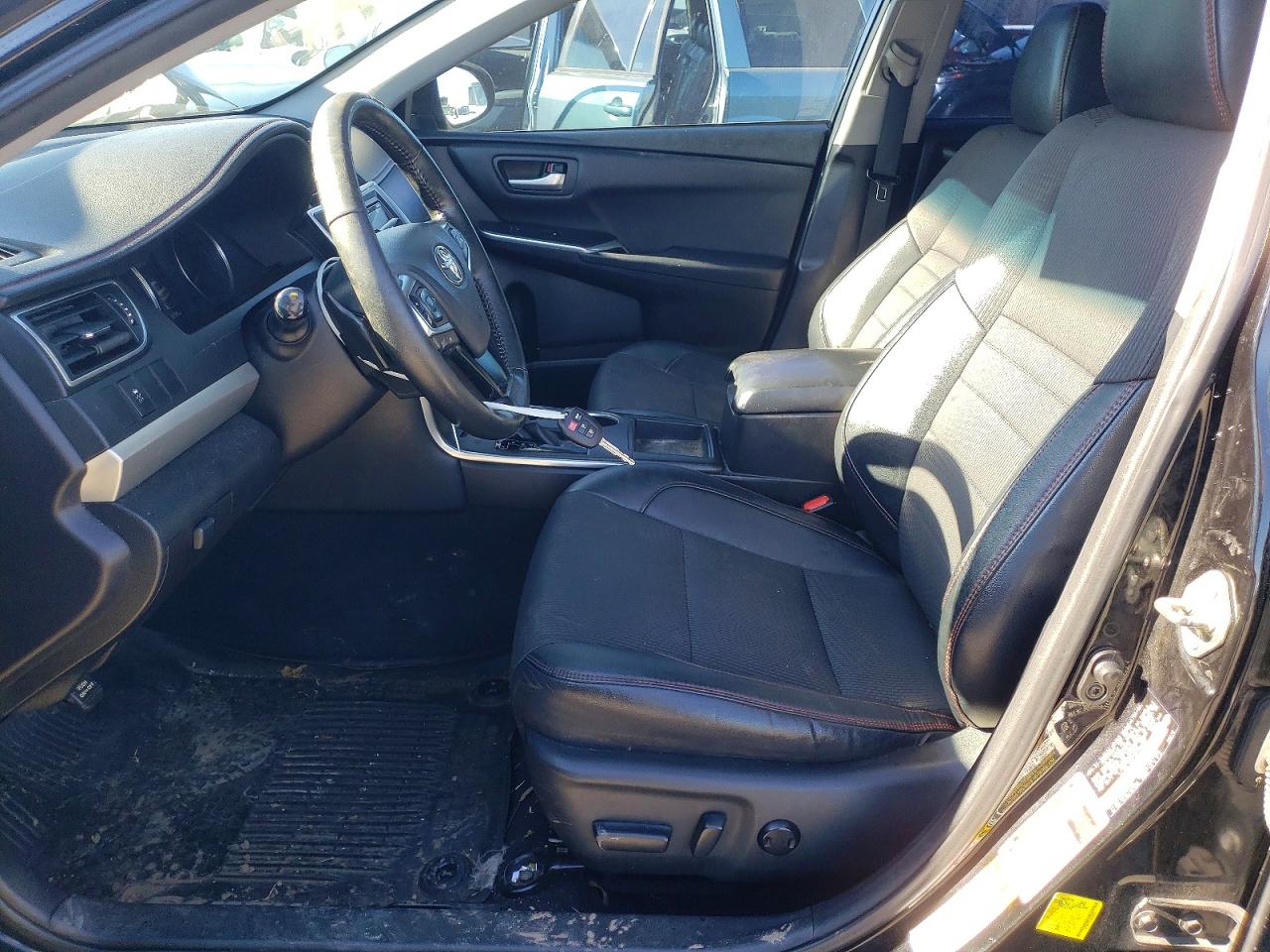 2016 TOYOTA CAMRY LE photo 7