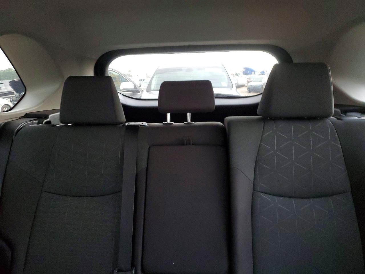 2024 TOYOTA RAV4 XLE photo 10
