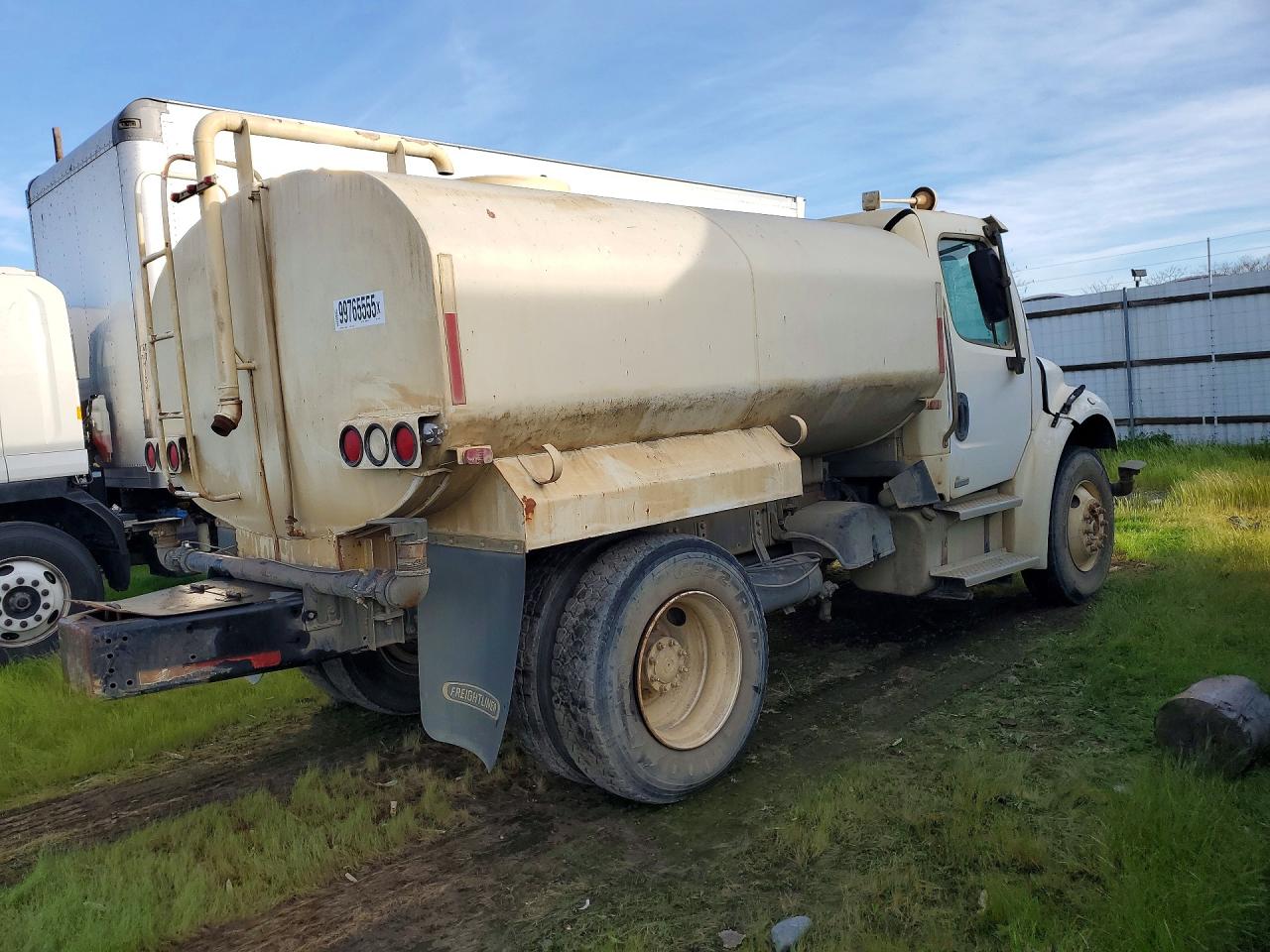 2004 FREIGHTLINER BUSINESS CLASS M2 TANK TRUCK photo 5