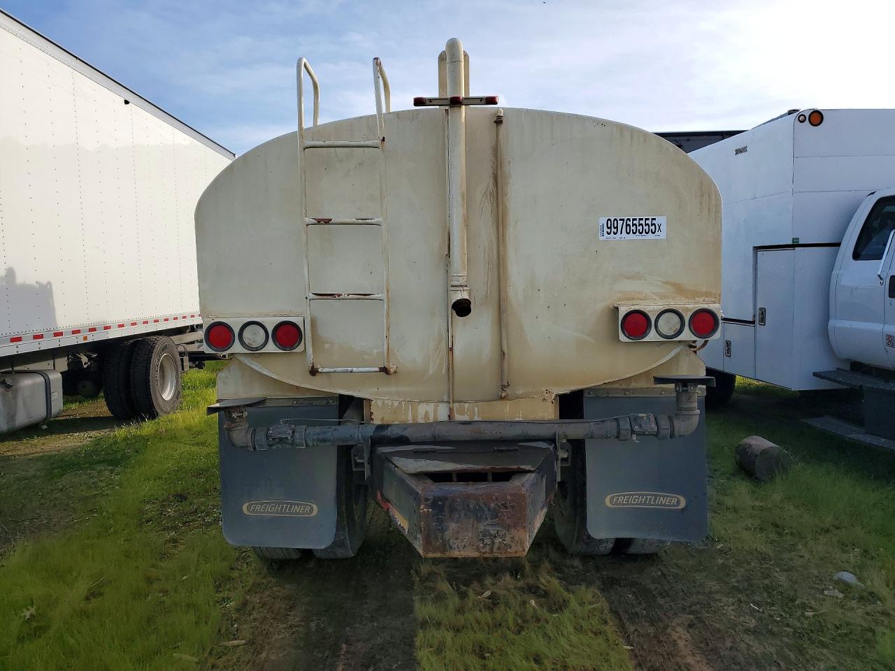 2004 FREIGHTLINER BUSINESS CLASS M2 TANK TRUCK photo 11
