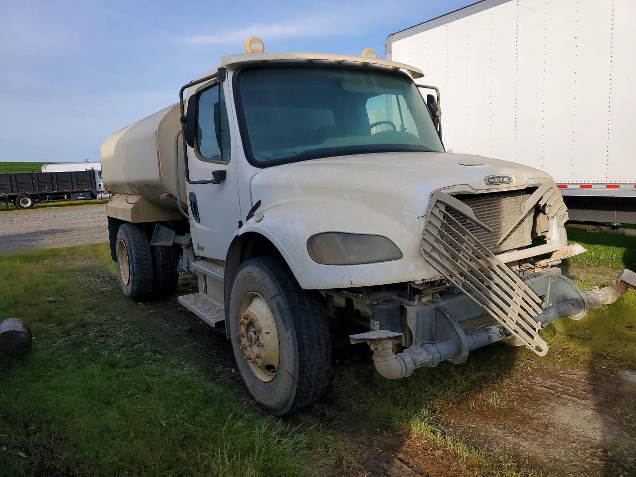 2004 FREIGHTLINER BUSINESS CLASS M2 TANK TRUCK photo 7