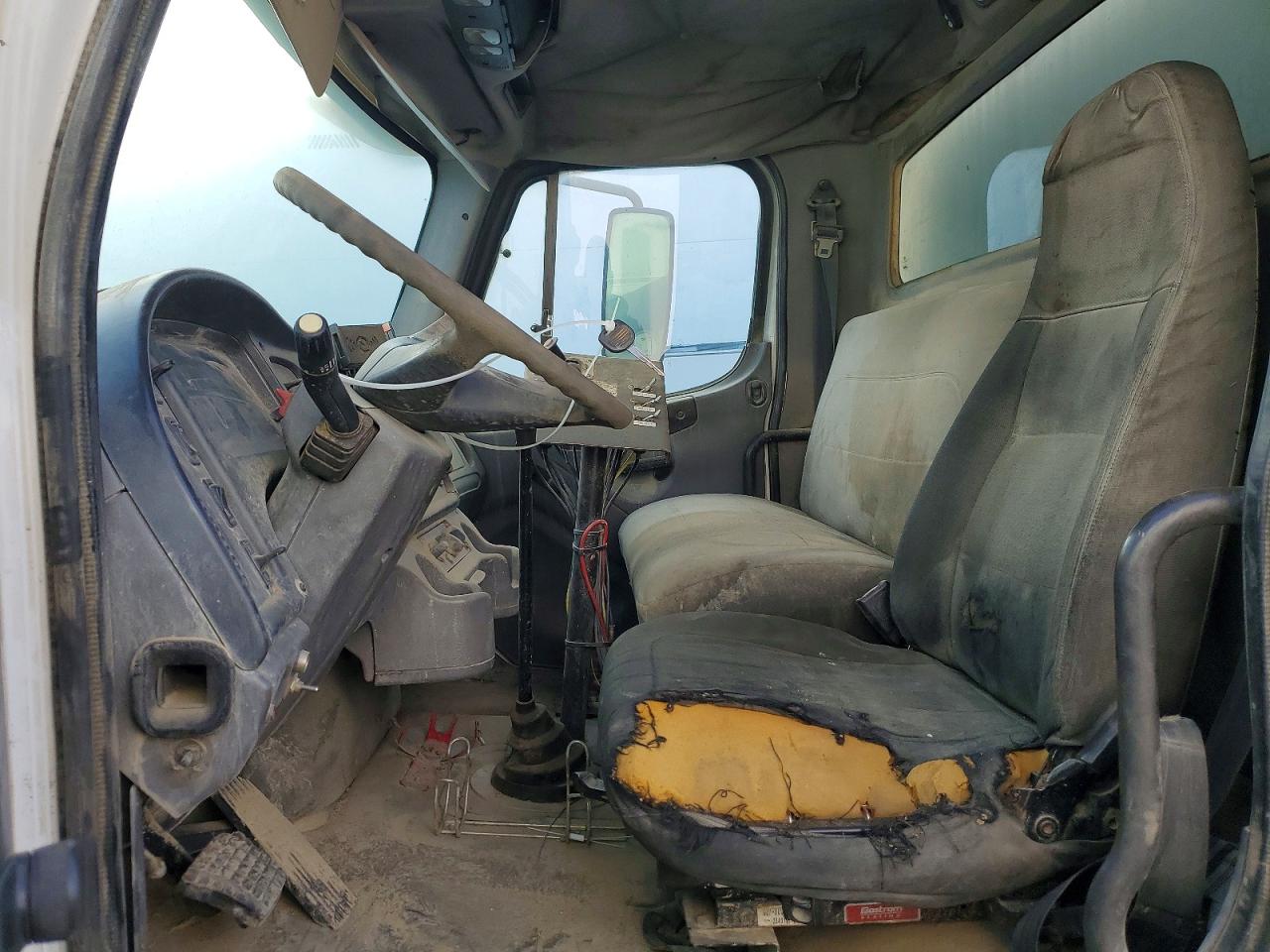 2004 FREIGHTLINER BUSINESS CLASS M2 TANK TRUCK photo 13