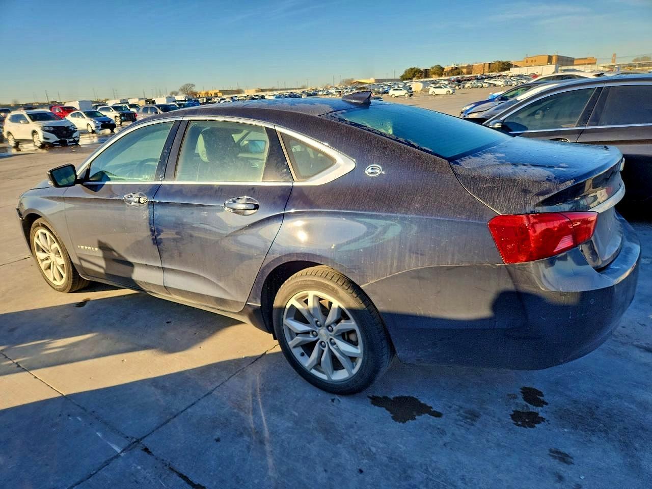 2018 CHEVROLET IMPALA LT photo 2