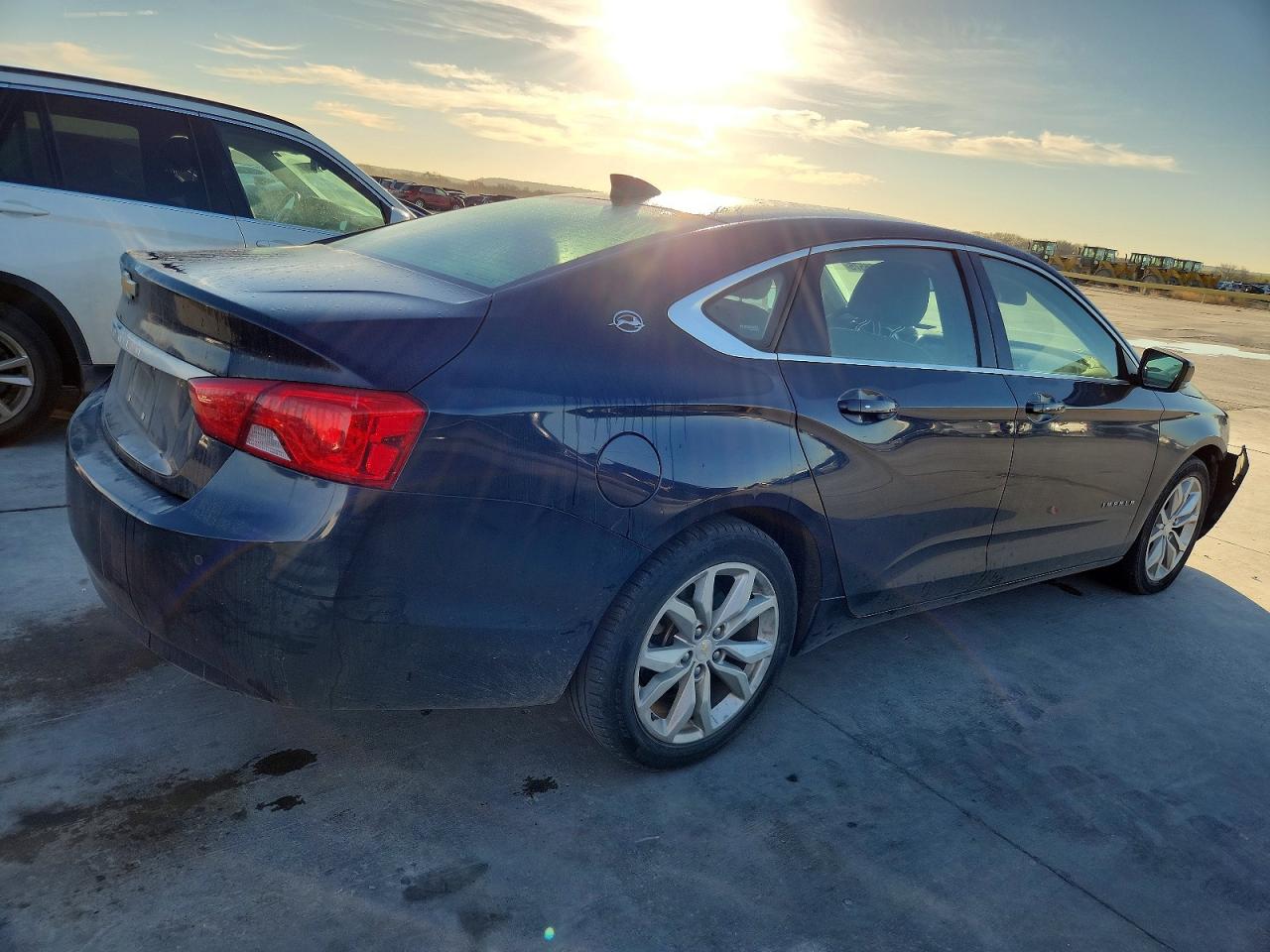 2018 CHEVROLET IMPALA LT photo 3