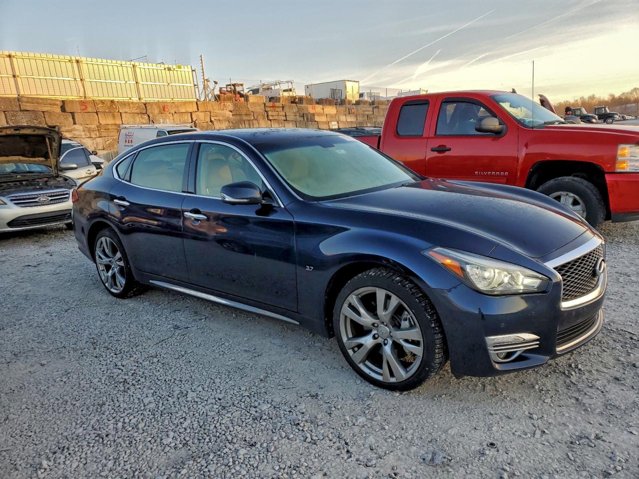 2016 INFINITI Q70L 3.7 photo 4