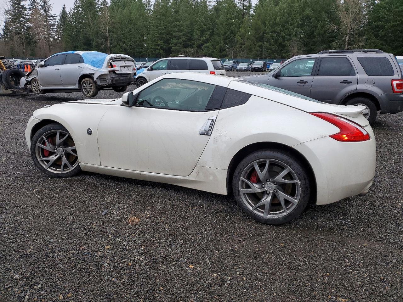 2015 NISSAN 370Z BASE photo 2