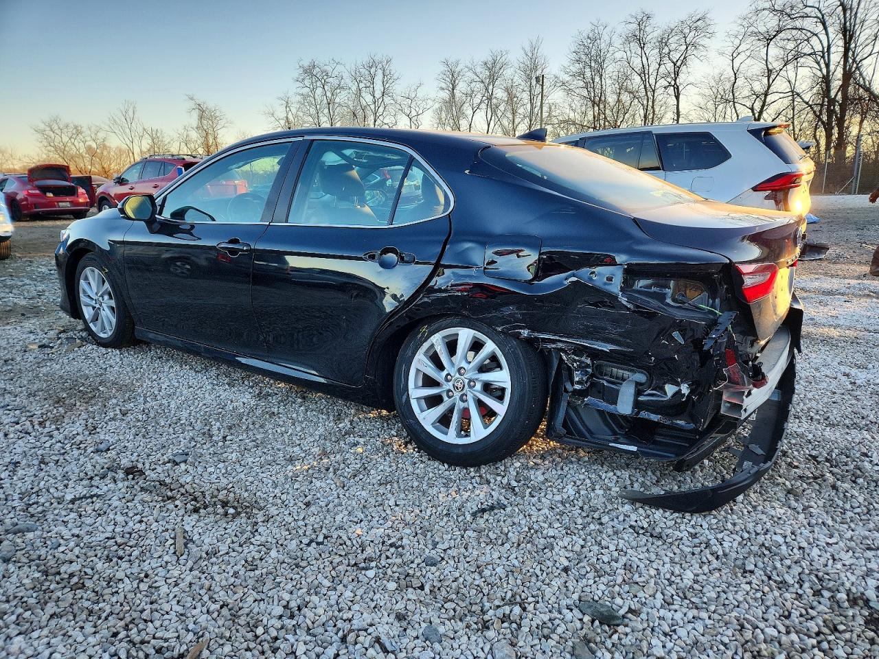 2021 TOYOTA CAMRY LE photo 3
