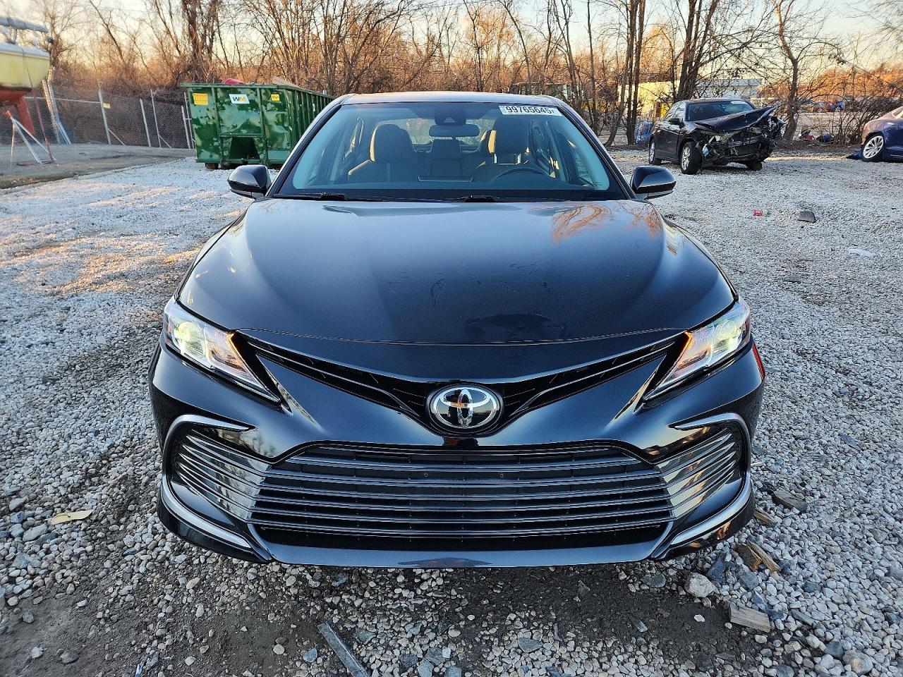 2021 TOYOTA CAMRY LE photo 9