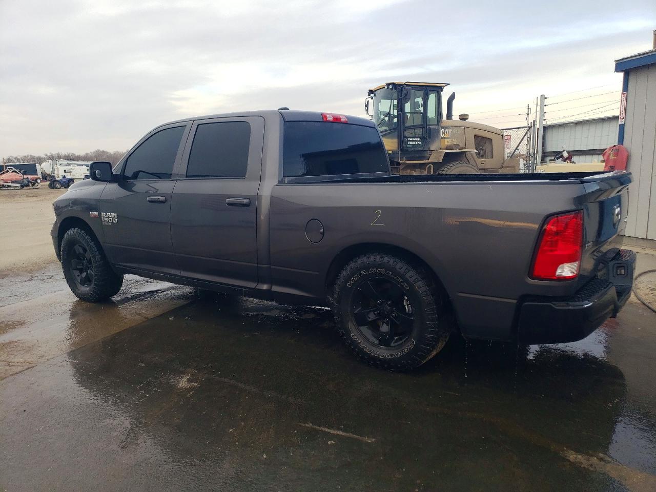 2021 RAM 1500 CLASSIC SLT photo 2
