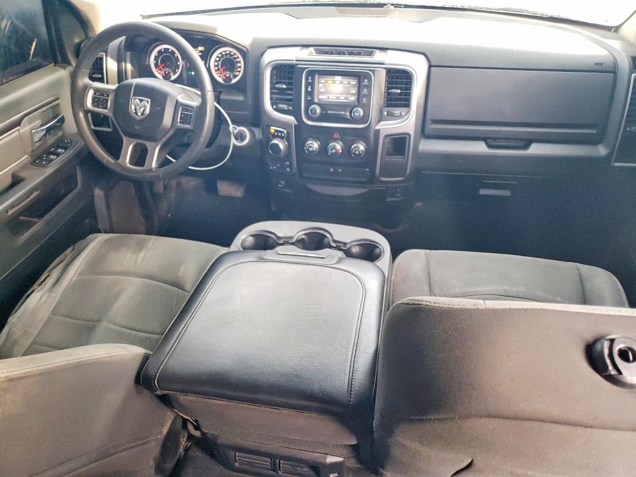 2021 RAM 1500 CLASSIC SLT photo 8