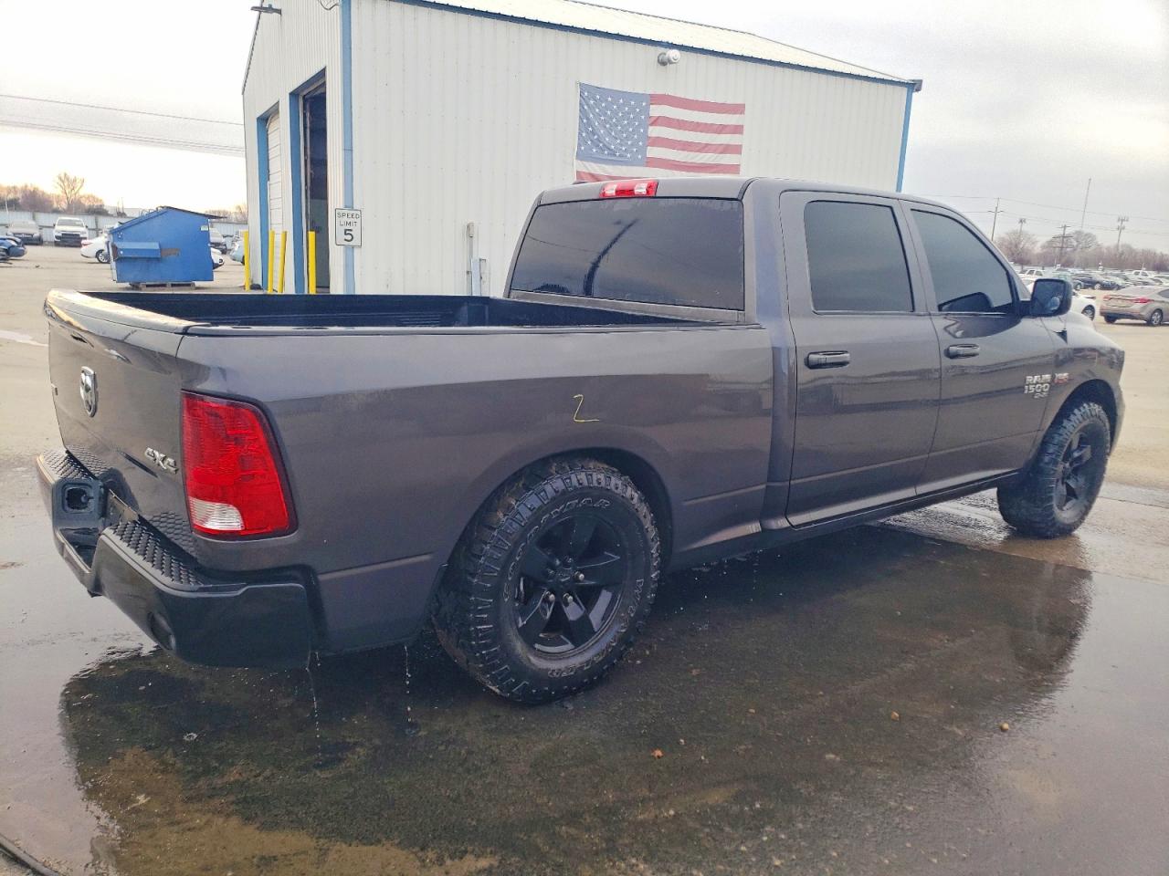 2021 RAM 1500 CLASSIC SLT photo 3