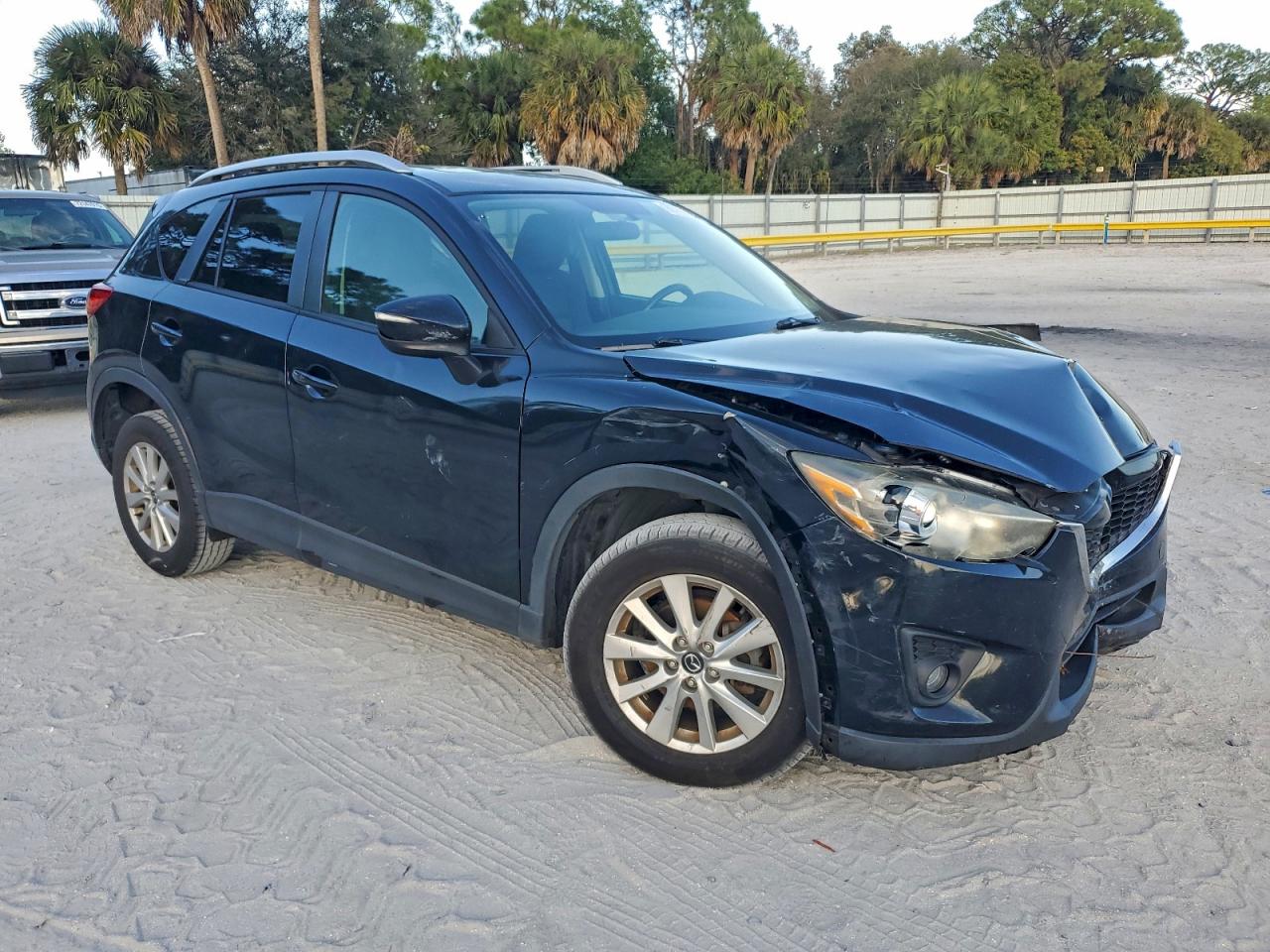 2015 MAZDA CX-5 TOURING photo 4