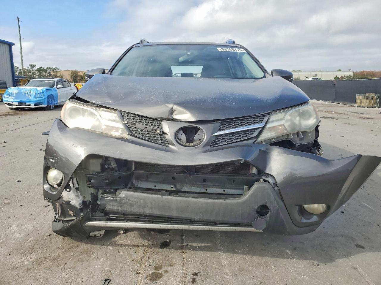 2015 TOYOTA RAV4 XLE photo 5