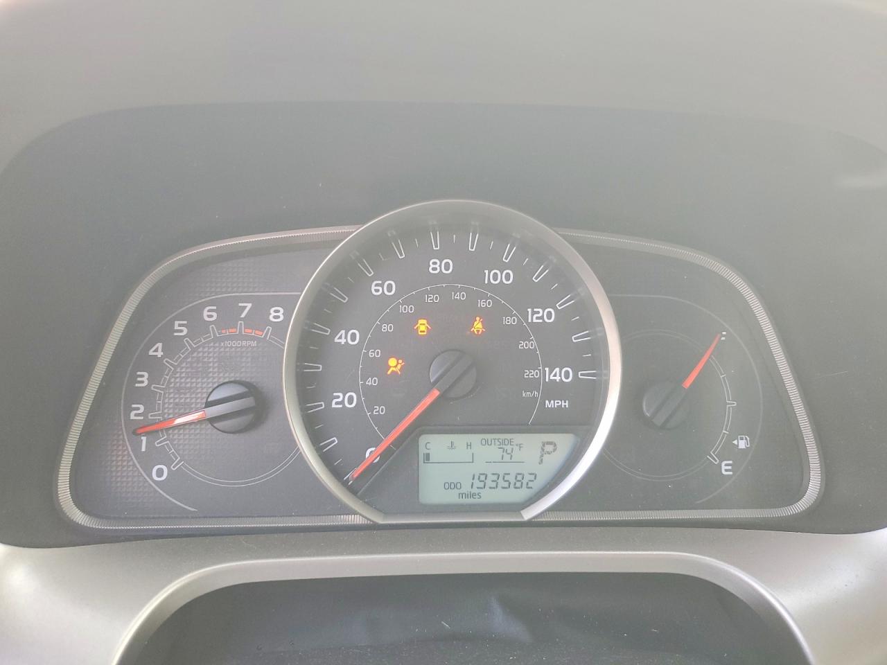 2015 TOYOTA RAV4 XLE photo 9