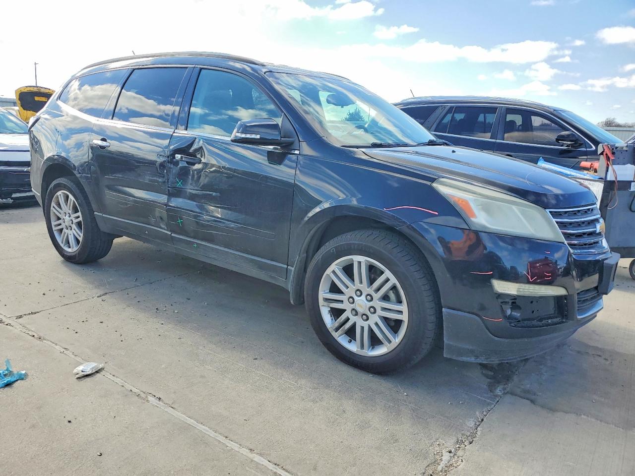 2014 CHEVROLET TRAVERSE LT photo 4