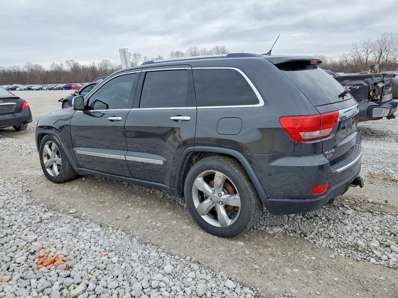 2011 JEEP GRAND CHEROKEE OVERLAND photo 2