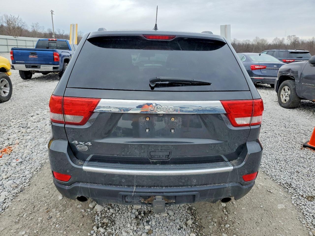 2011 JEEP GRAND CHEROKEE OVERLAND photo 6
