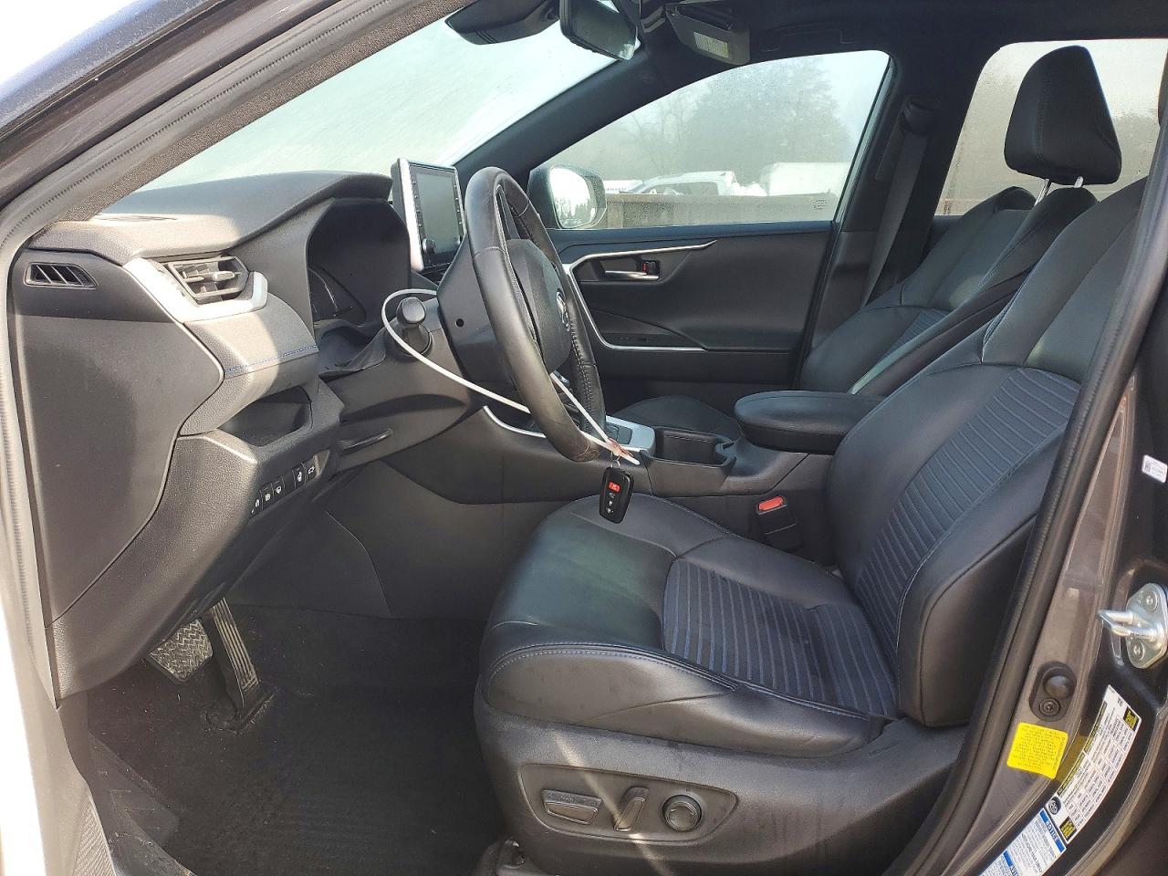 2022 TOYOTA RAV4 XSE photo 7