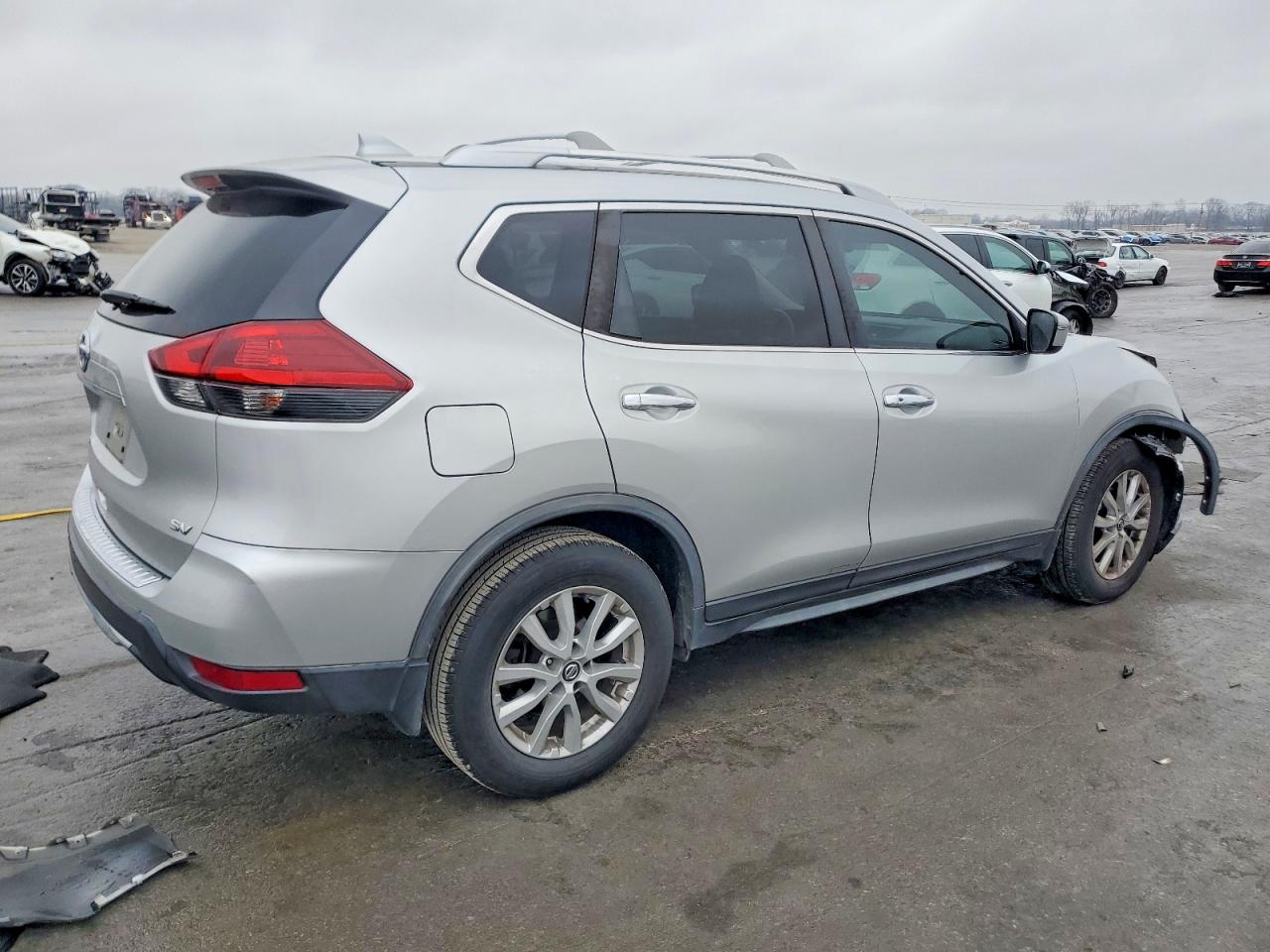 2018 NISSAN ROGUE S photo 3