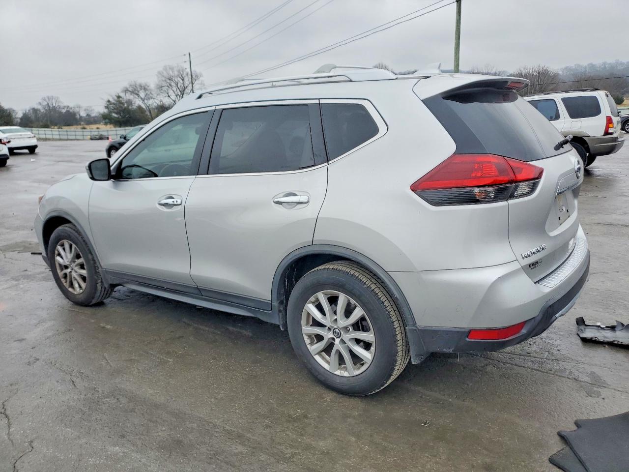 2018 NISSAN ROGUE S photo 2