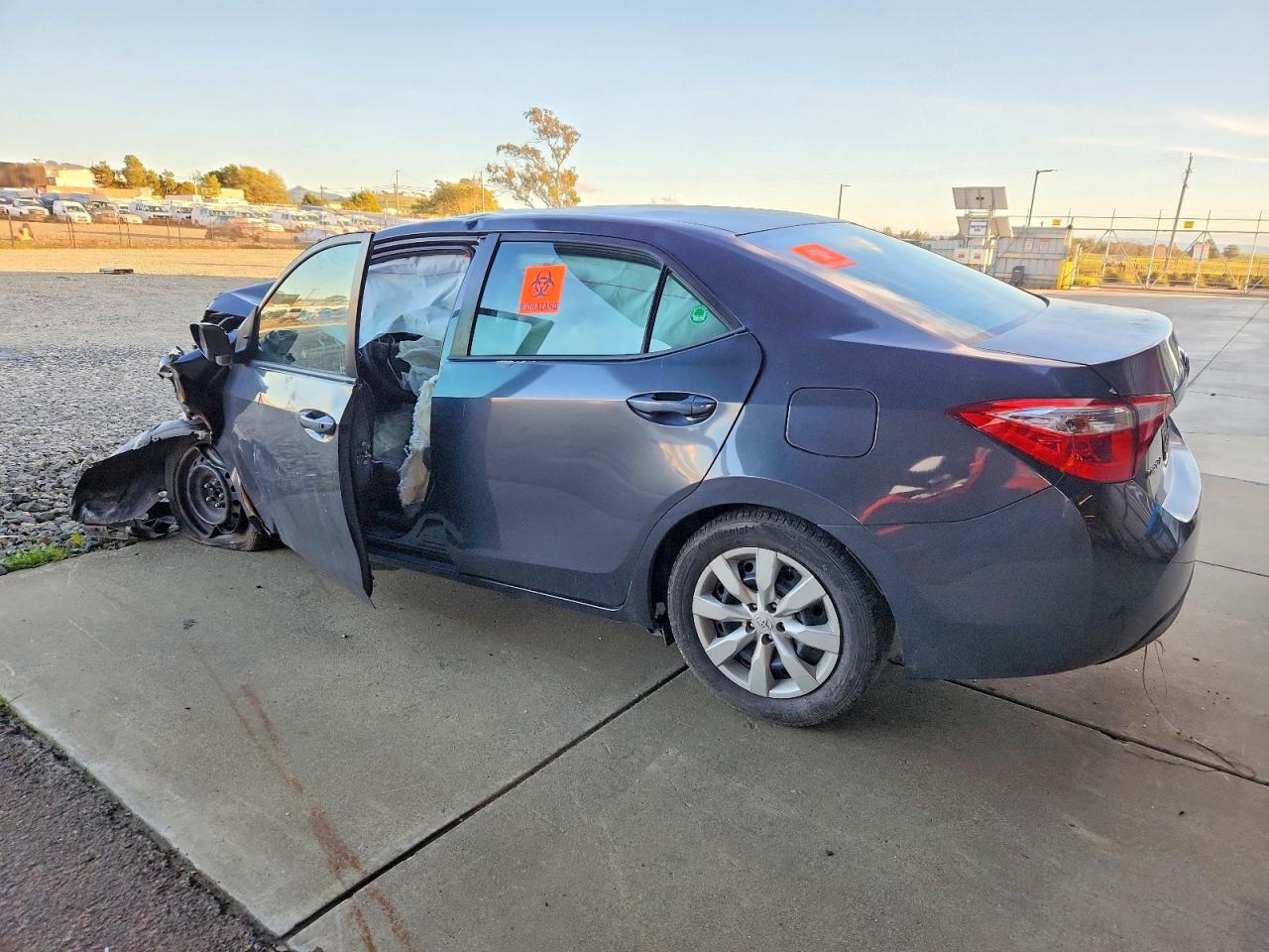 2015 TOYOTA COROLLA L photo 2