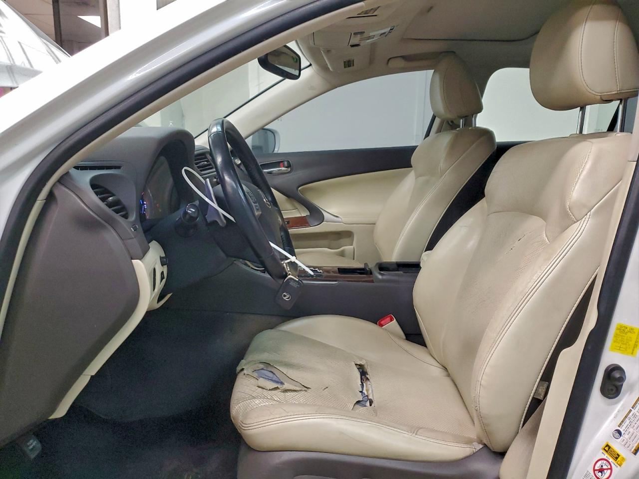 2012 LEXUS IS 250 photo 7