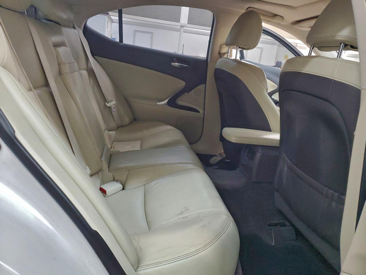2012 LEXUS IS 250 photo 10