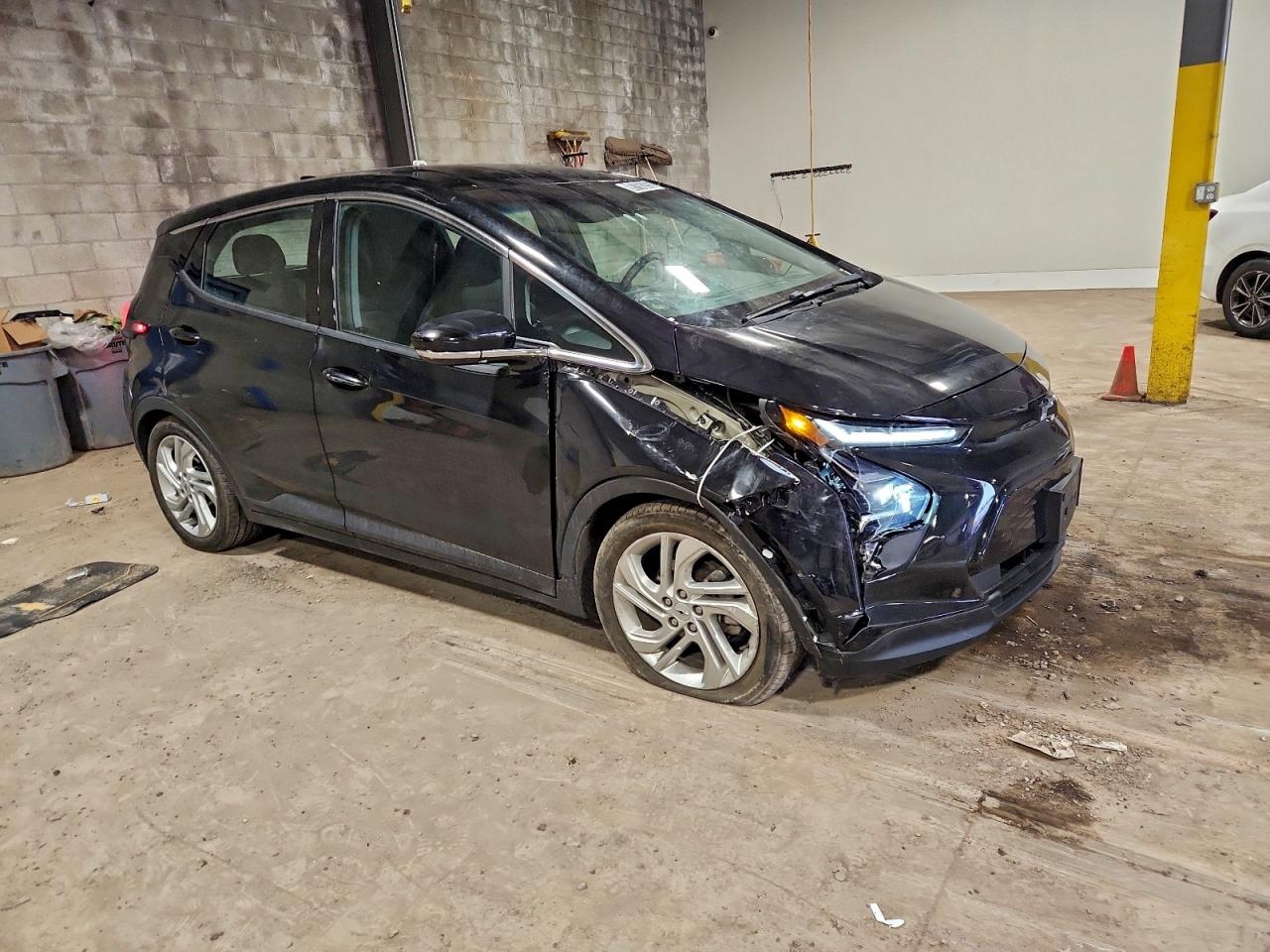 2023 CHEVROLET BOLT EV 1LT photo 4