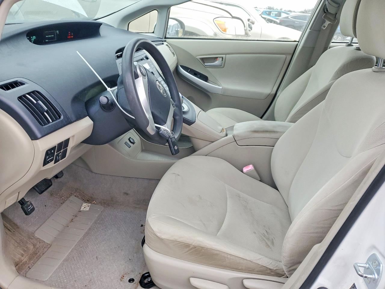 2010 TOYOTA PRIUS photo 7