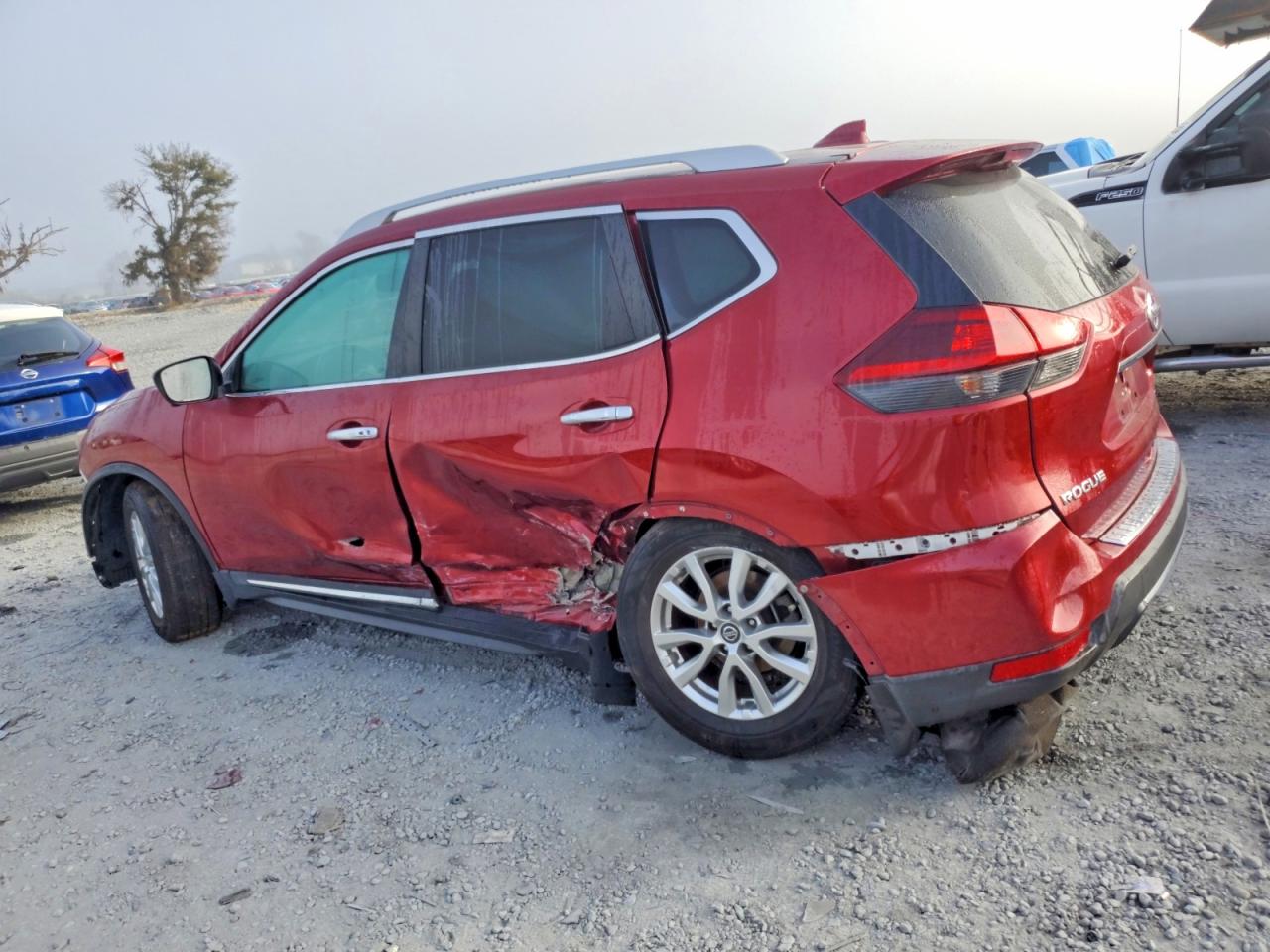 2018 NISSAN ROGUE S photo 2