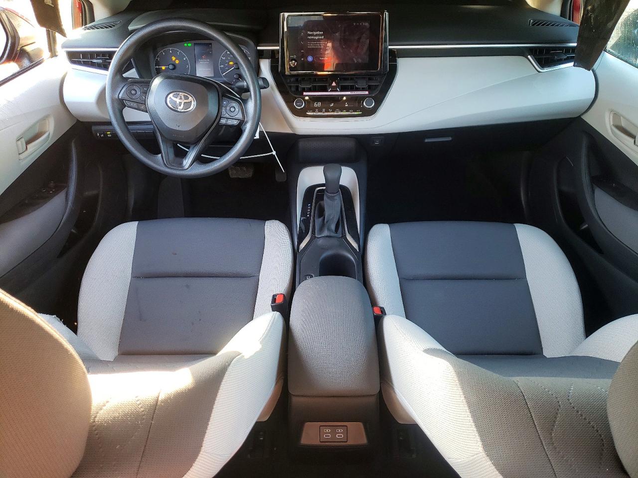 2024 TOYOTA COROLLA LE photo 8