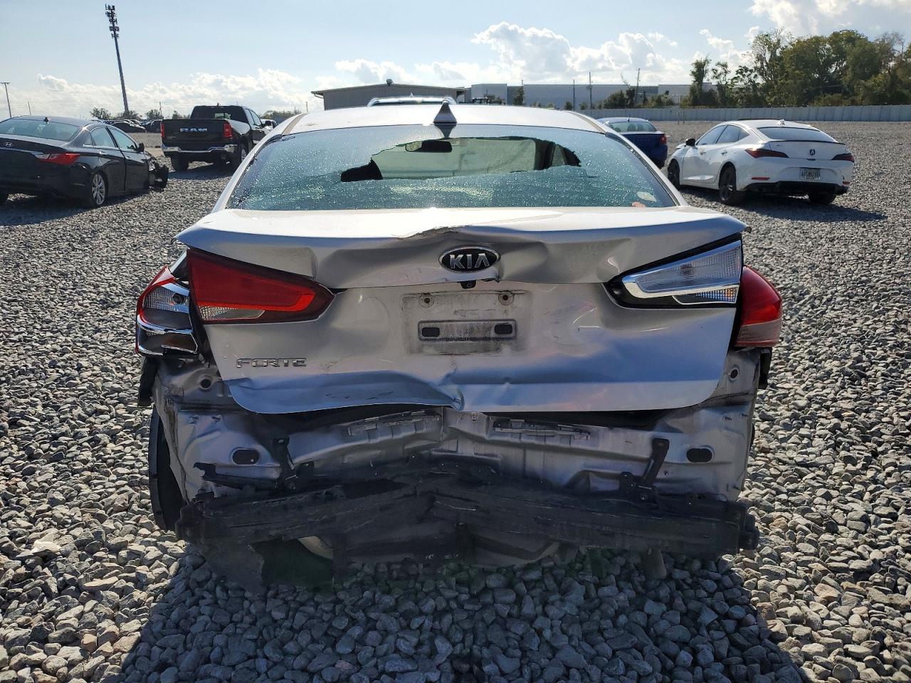 2018 KIA FORTE LX photo 6