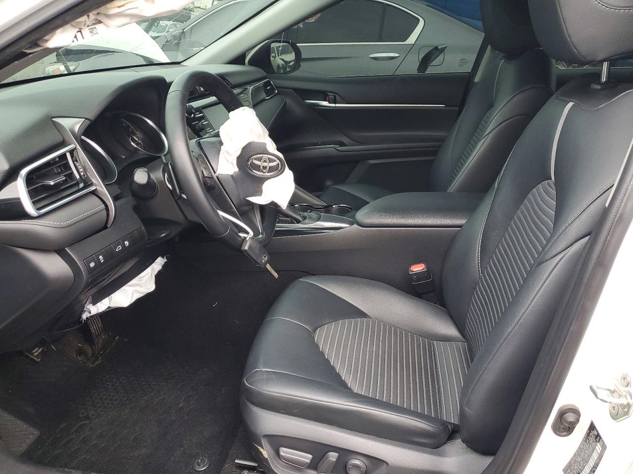 2018 TOYOTA CAMRY L photo 7