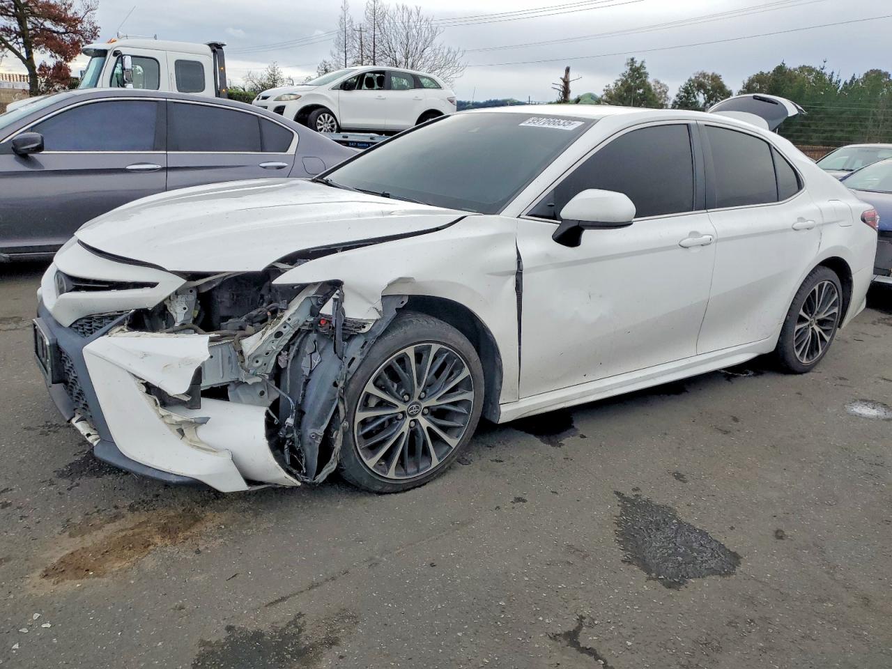 2018 TOYOTA CAMRY