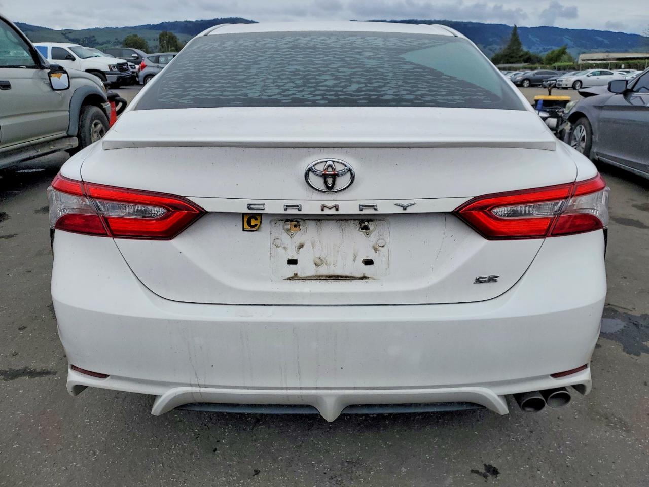 2018 TOYOTA CAMRY L photo 6