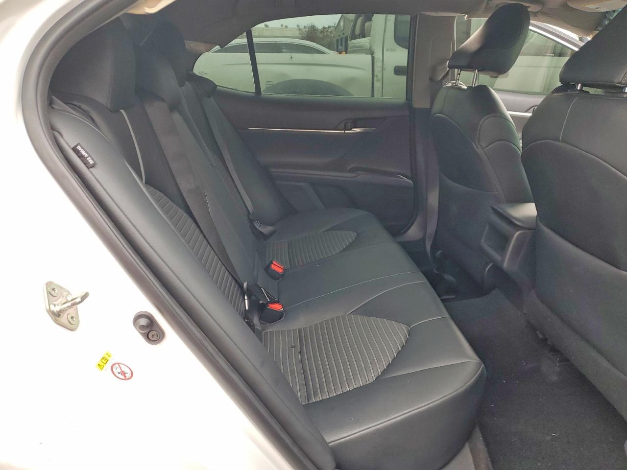 2018 TOYOTA CAMRY L photo 10