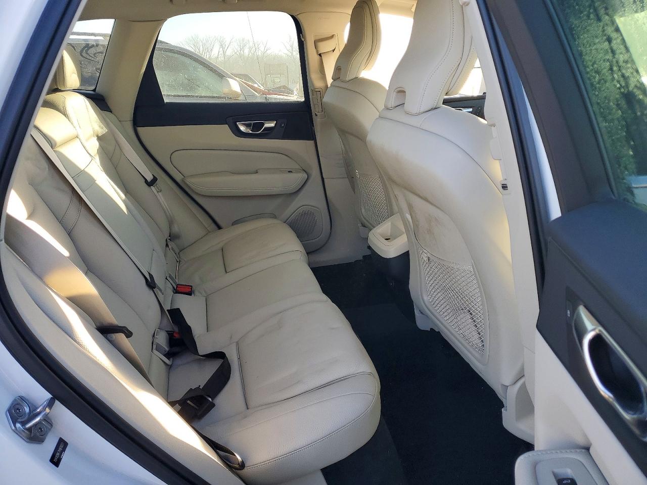 2021 VOLVO XC60 T5 MOMENTUM photo 11