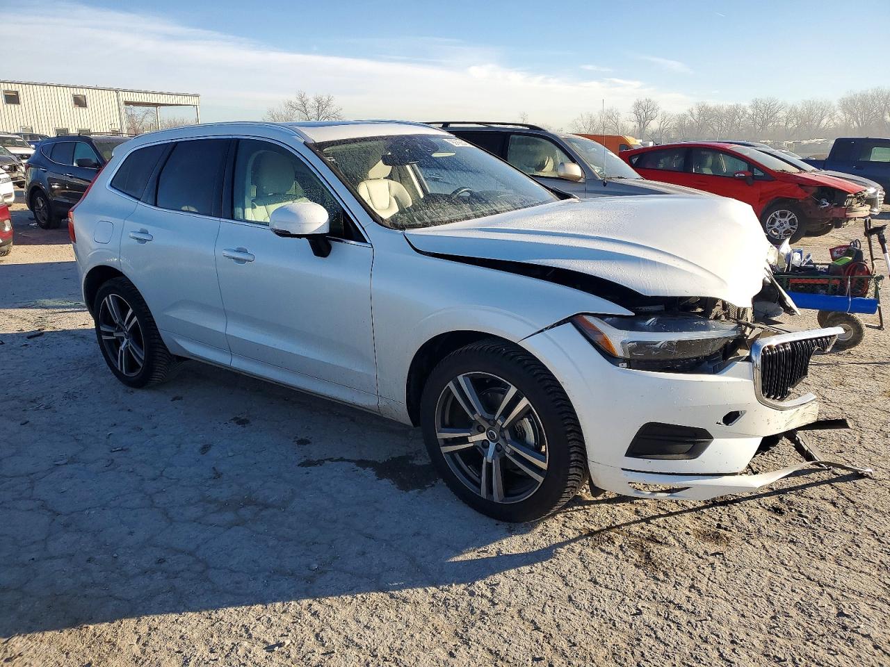 2021 VOLVO XC60 T5 MOMENTUM photo 4