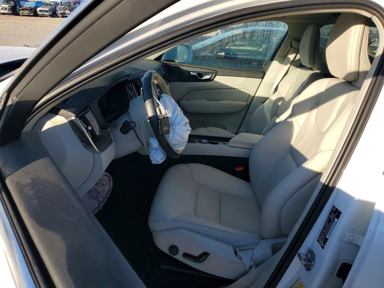 2021 VOLVO XC60 T5 MOMENTUM photo 7