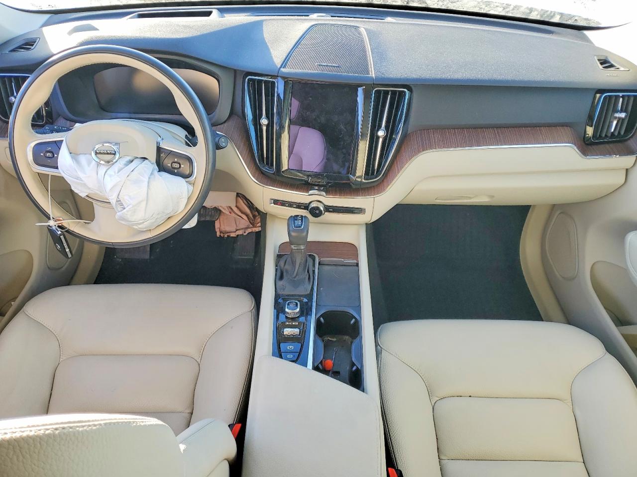 2021 VOLVO XC60 T5 MOMENTUM photo 8
