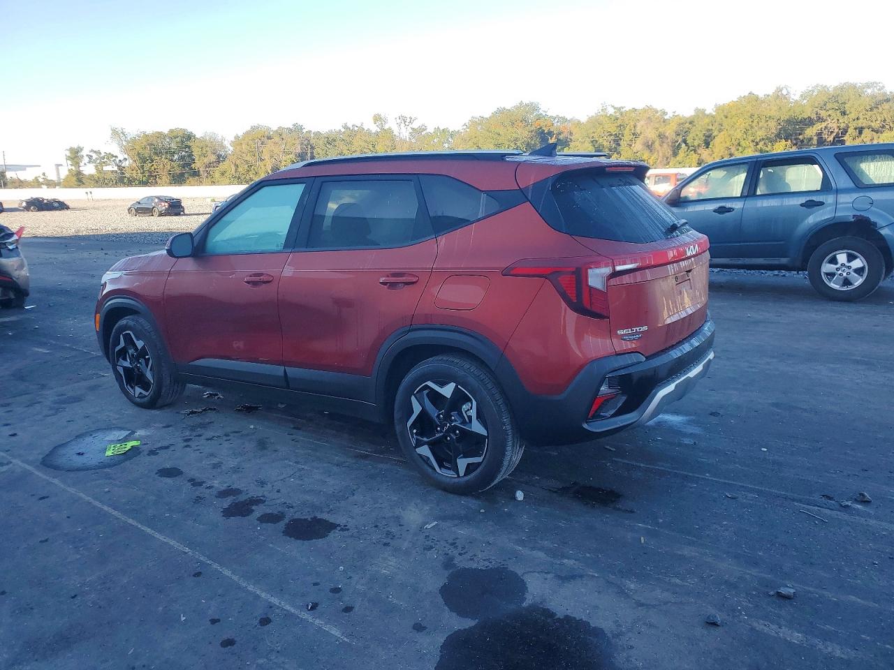 2025 KIA SELTOS S photo 2