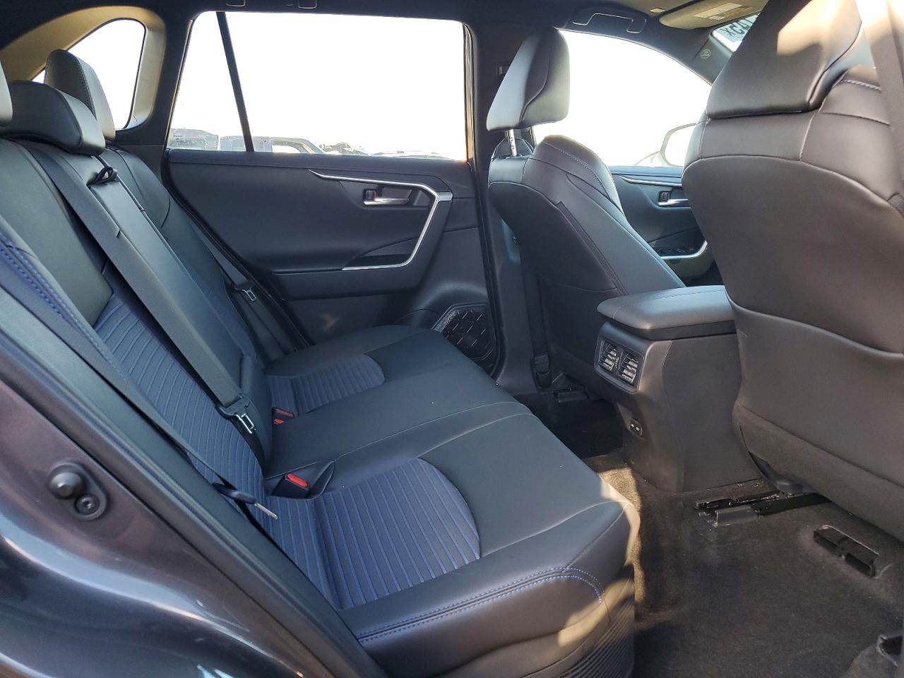 2024 TOYOTA RAV4 XSE photo 11