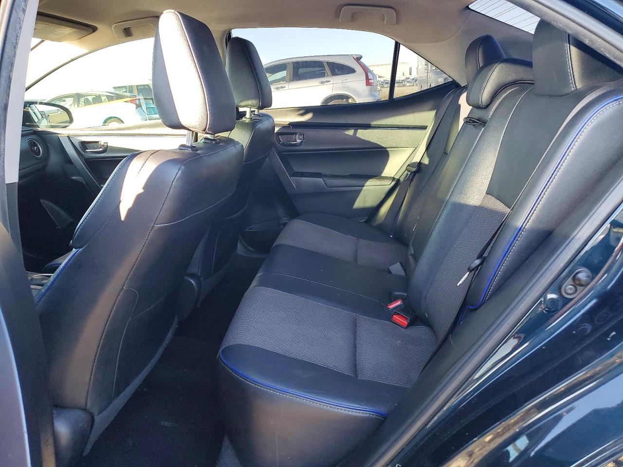 2018 TOYOTA COROLLA L photo 10